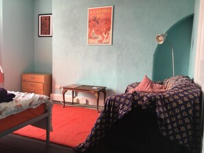 Wifi gratis y ropa de cama 