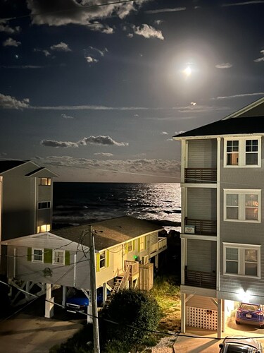 Book your CB escape ... before it's too late!