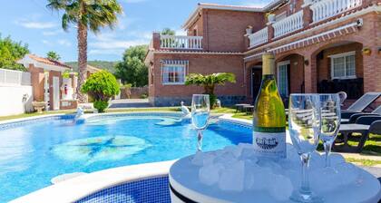 Club Villamar - Grande et jolie villa avec piscine privée, terrasse ombragée, barbecue. Villa sit...