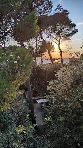 Villa surrounded by greenery at 300 meters from the sea