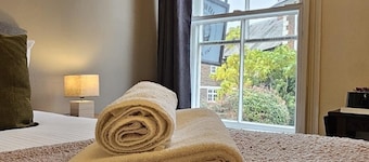 Cromwell's Tap House