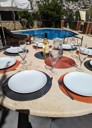 Outdoor dining - Villa Sari Lale - Short walk to town, large private pool, Sleeps 10 (Kalkan)