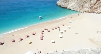 TrÚs proche de la ville, grande piscine privée, 10 couchages (REDUCTIONS POUR LES PETITES PARTIES)