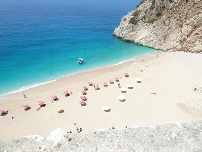 Villa Sari Lale - Short walk to town, large private pool, Sleeps 10