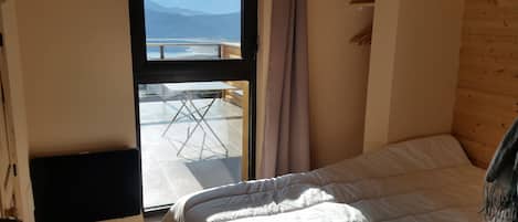 3 bedrooms, iron/ironing board, WiFi