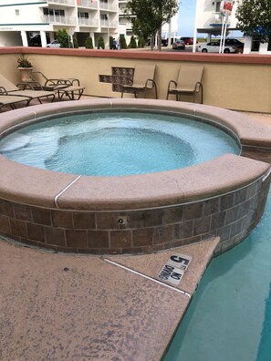 Outdoor pool - 3 bed/2.5 bath with pool in Wildwood Crest Sleeps 9 Ocean View (Wildwood Crest)