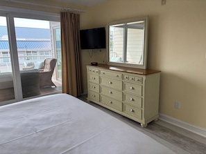 3 bedrooms, iron/ironing board, WiFi, wheelchair access