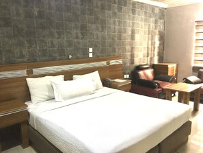 Chambre Exécutive, vue piscine