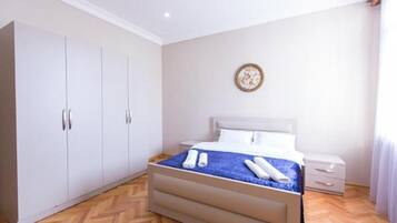 8 chambres, bureau, Wi-Fi gratuit