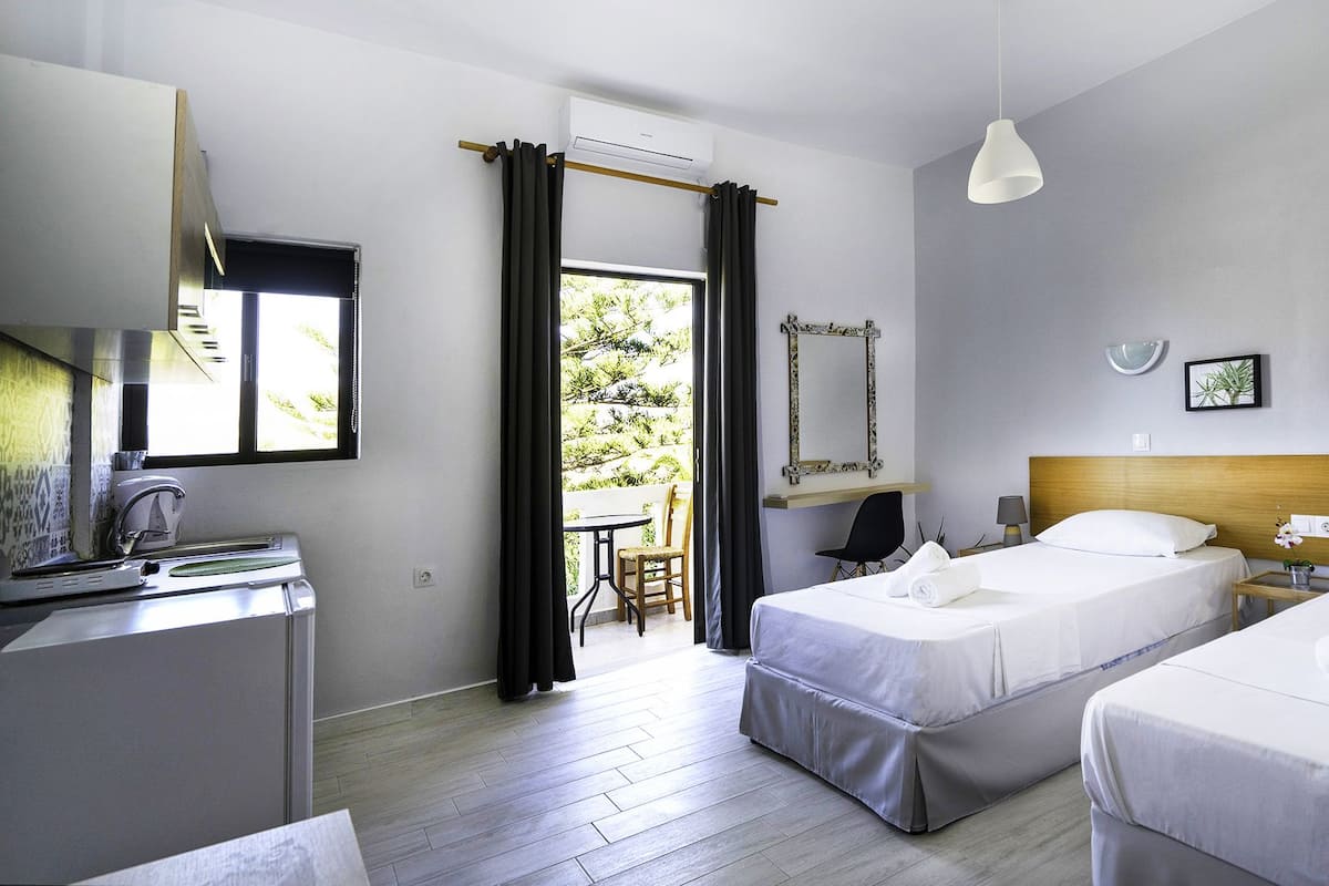 1 bedroom, premium bedding, desk, blackout curtains