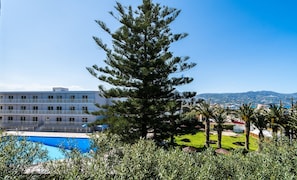 Basic Double or Twin Room | Balcony view - Kostas Maria Studios (Malevizi)