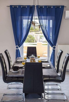 House, 4 Bedrooms, Sea View | In-room dining - Villa Chris (Rethymno)