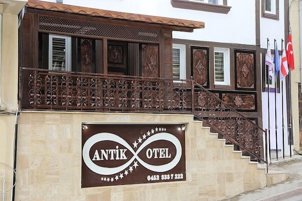 Mặt tiền nơi lưu trú
