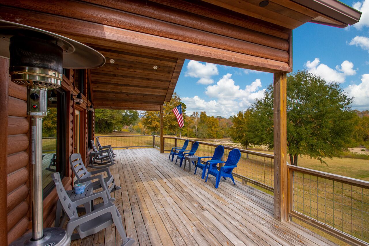 Riverside on Vaughn with Game Room and More space!