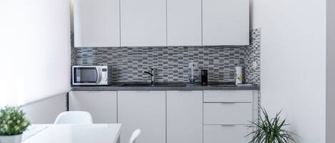 冷蔵庫、電子レンジ、コンロ、食器洗い機