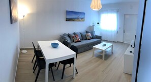 Smart TV - Apartment 250 meters from the beach of Altura with terrace, barbecue, A / C and Internet (Altura)