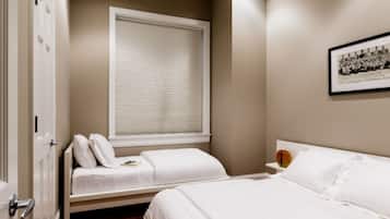 4 bedrooms, memory foam beds