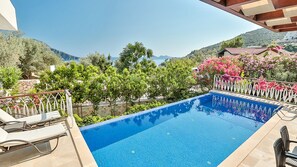 Pool - Mermaid Duo  has unobstructed sea-views form its hillside perch. (Antalya)