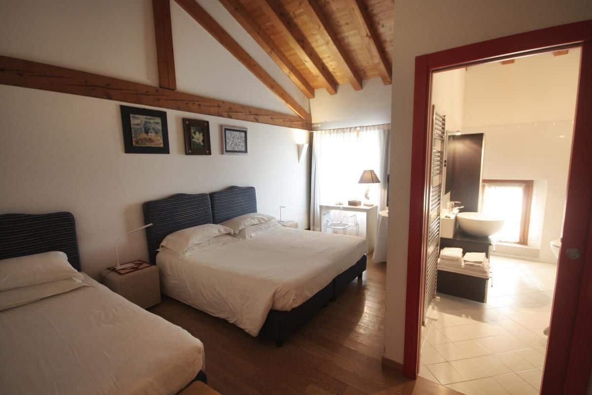 Triple Room (9) | In-room safe, desk, blackout drapes, soundproofing
