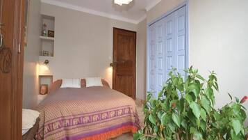 3 slaapkamers, een strijkplank/strijkijzer, wifi