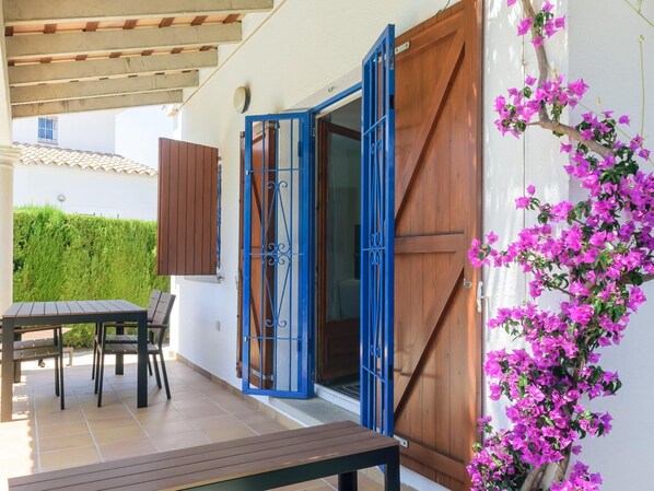 Outdoor dining - Costabravaforrent Briu (l'Escala)