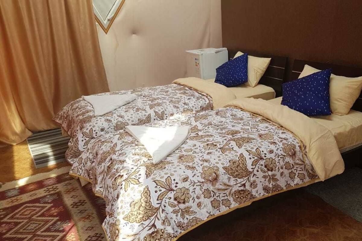 Desk, rollaway beds (surcharge), WiFi (free)