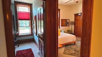 3 bedrooms, desk, free WiFi, bed sheets