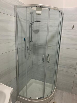 Dusche, Regendusche, Designer-Toilettenartikel, Haartrockner