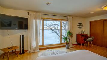 4 bedrooms, desk, iron/ironing board, free WiFi