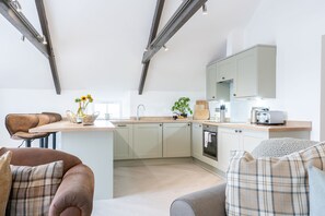 Standard Apartment, 2 Bedrooms (Garden) | Private kitchen