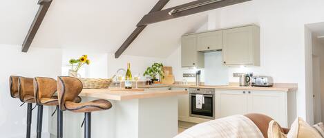 Standard Apartment, 2 Bedrooms (Garden) | Private kitchen