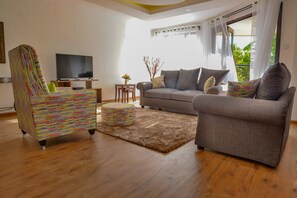 40-inch Smart TV with cable channels, TV - Edmor Residences - Riverside (Nairobi)