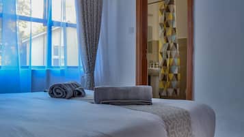 12 habitaciones, tabla de planchar con plancha y wifi gratis