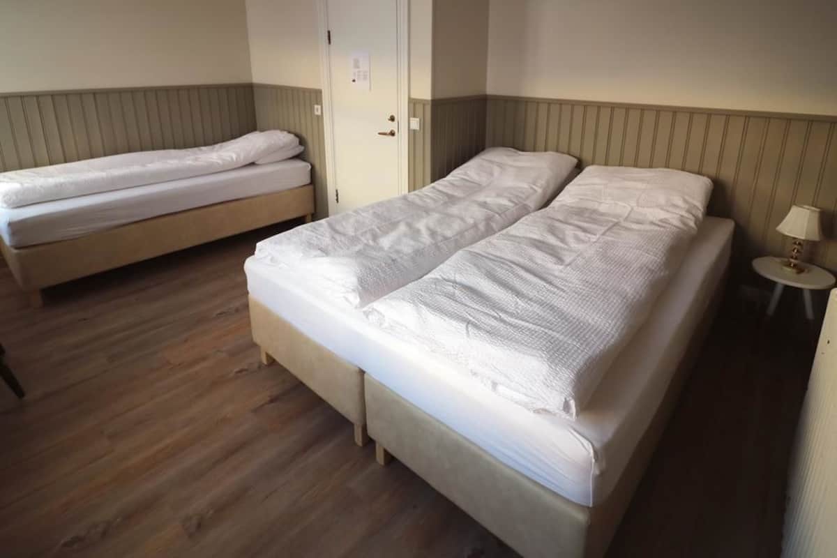 Dreibettzimmer, Gemeinschaftsbad (5) | Kostenloses WLAN, Bettwäsche