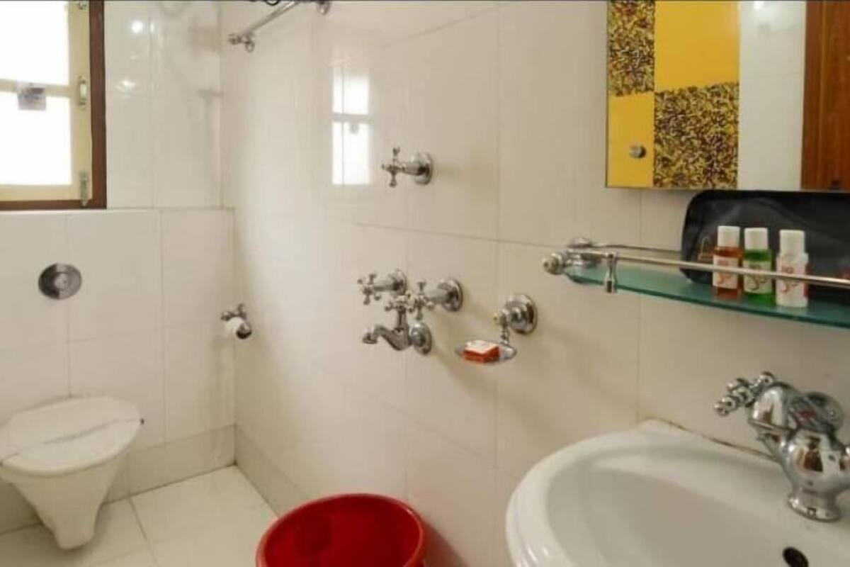 premium room, multiple beds, accessible, non smoking | bathroom | shower, rainfall showerhead, slippers, towels