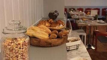 Lunch served, French cuisine