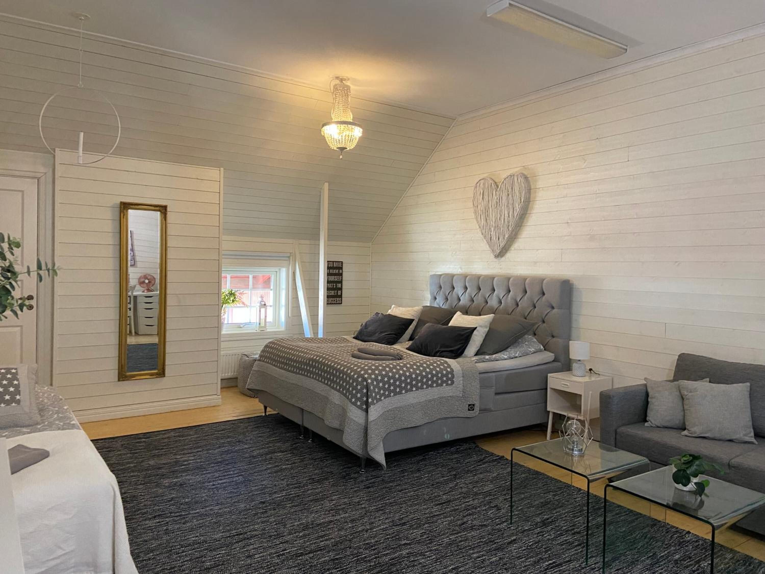 客房內保險箱、熨斗/熨衣板、免費無線上網、床單