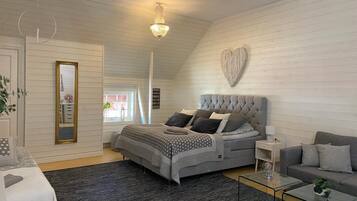 In-room safe, iron/ironing board, free WiFi, bed sheets