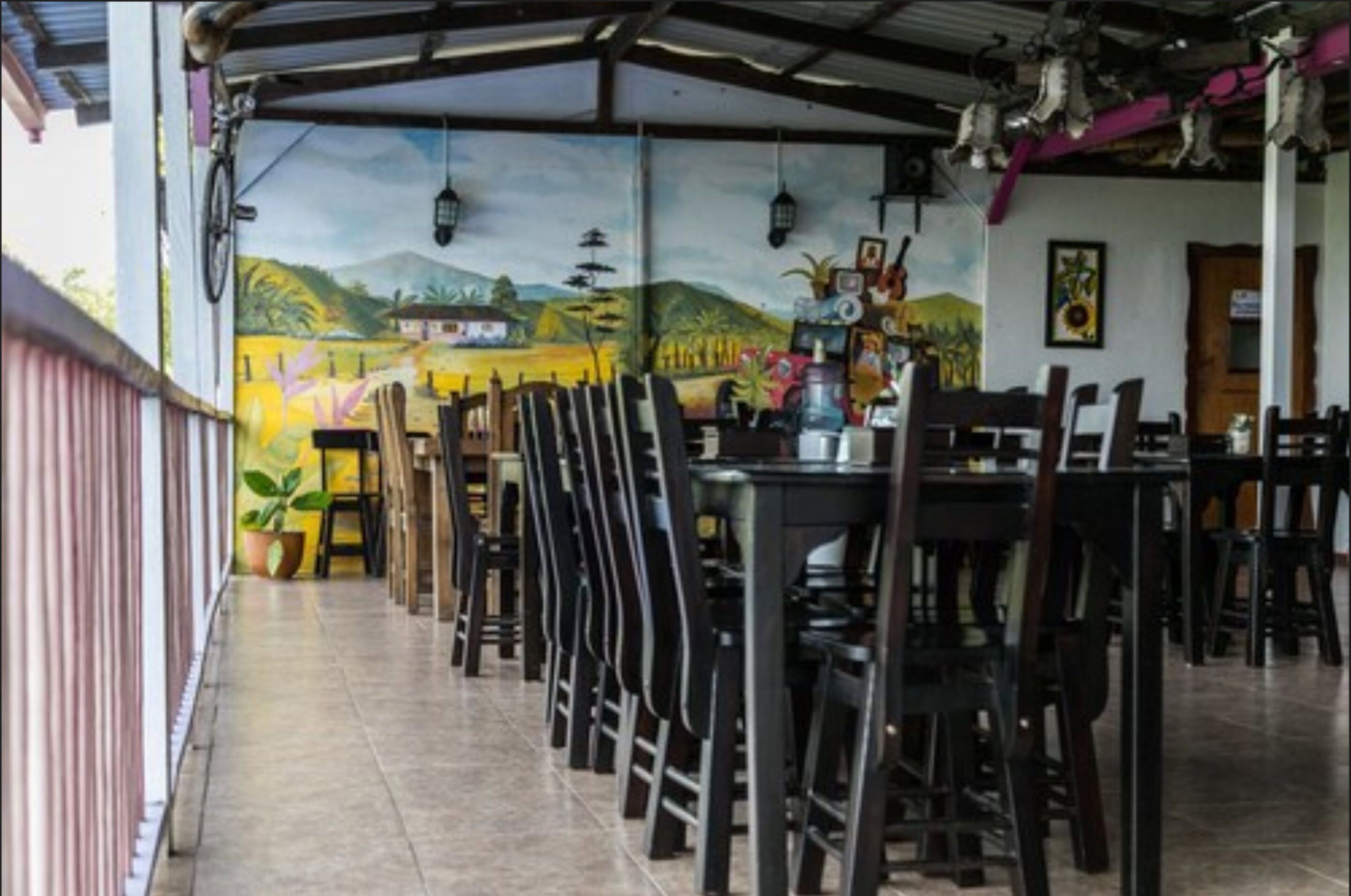 breakfast, lunch, dinner served; garden views