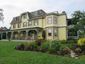 Front of property - The Whitehaven Hotel (Quantico)