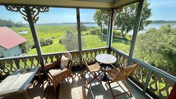 The Victorian Room | Terrace/patio
