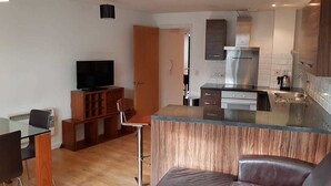 Comfort Apartment, 1 Bedroom, Non Smoking | Private kitchen | Full-size fridge, oven, stovetop, electric kettle - Odyssey House (Twickenham)
