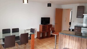 Comfort Apartment, 1 Bedroom, Non Smoking | Living room | Flat-screen TV - Odyssey House (Twickenham)