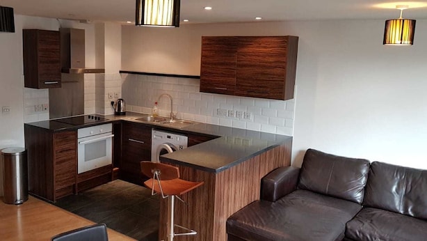 Comfort Apartment, 1 Bedroom, Non Smoking | Private kitchen | Full-size fridge, oven, stovetop, electric kettle - Odyssey House (Twickenham)