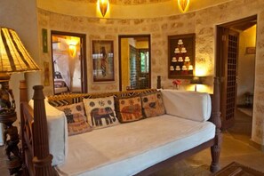 House, 1 Bedroom | Living room - Kitu Kidogo Cottages (Diani Beach)
