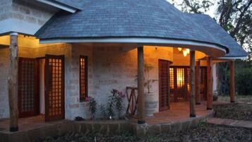 Pintu masuk properti