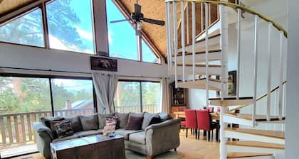 Cozy Bear Cabin- 3 bed 2 bath home w/ Spa & BBQ Plus Free WIFI