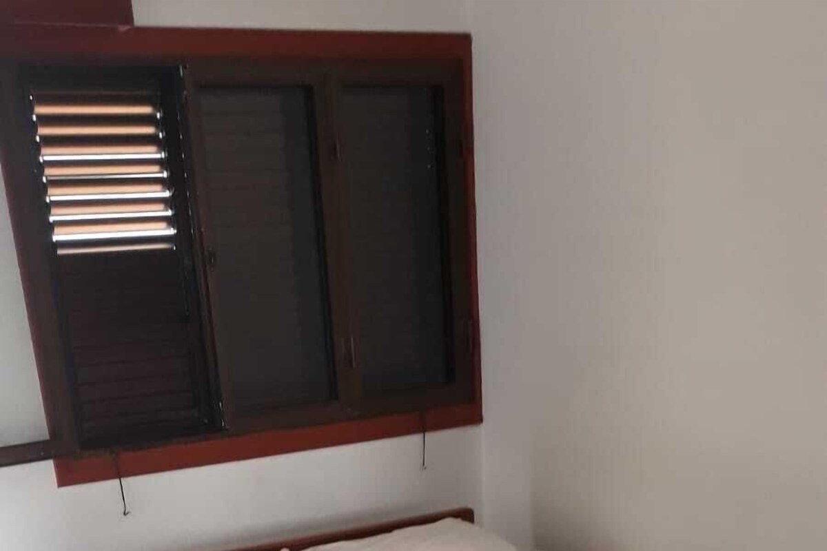 Tek Büyük Yataklı Oda, Dağ Manzaralı | 1 yatak odası, odada kasa, masa, ses yalıtımı 