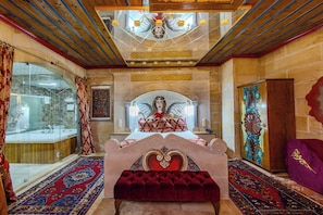 Honeymoon Room, Terrace, Mountain View | 1 bedroom, minibar, in-room safe, desk - Çakıltaşı Evi Otel Spa (Nevsehir)