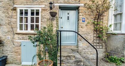 Browns Lane | Woodstock Holiday Let | 2 Beds & Sleeps 4
